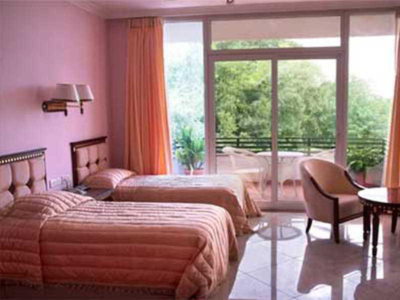 Pragati Resorts Haiderabad Buitenkant foto